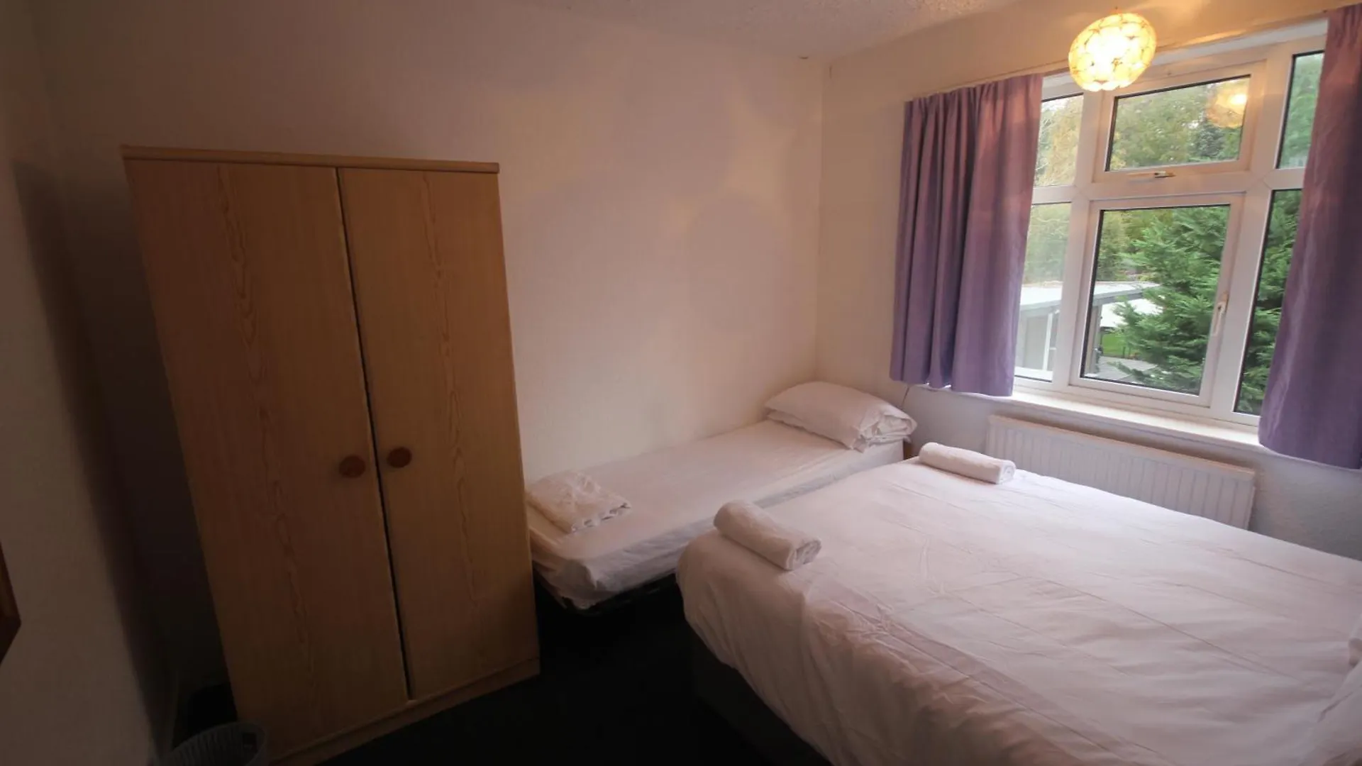 הוילה Ickenham Hillingdon'S House 0*,